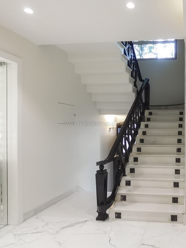 10 BHK House For Sale in Defence Colony