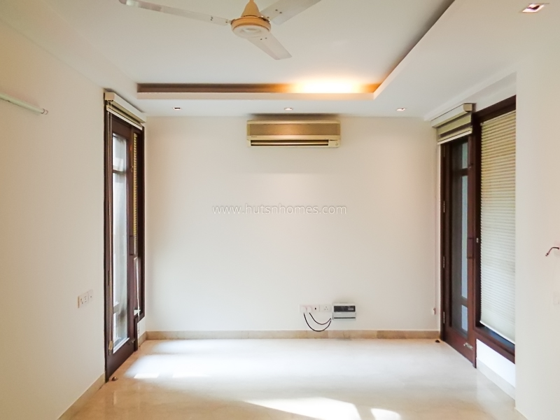 4 BHK Flat For Sale in Sarvodaya Enclave