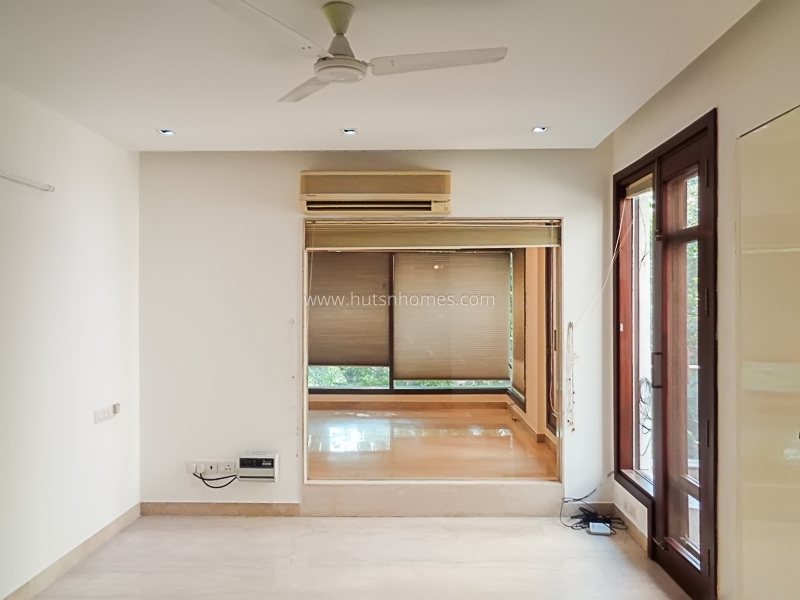 4 BHK Flat For Sale in Sarvodaya Enclave