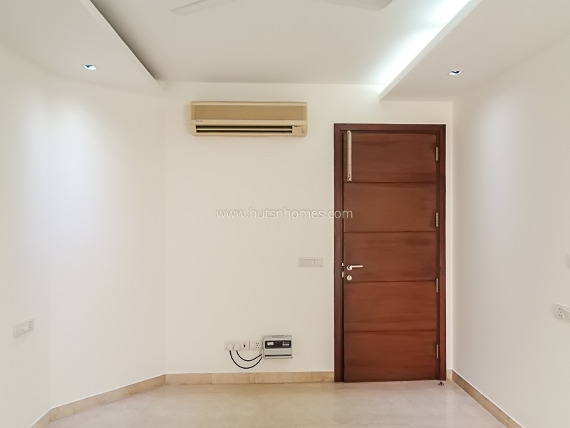 4 BHK Flat For Sale in Sarvodaya Enclave