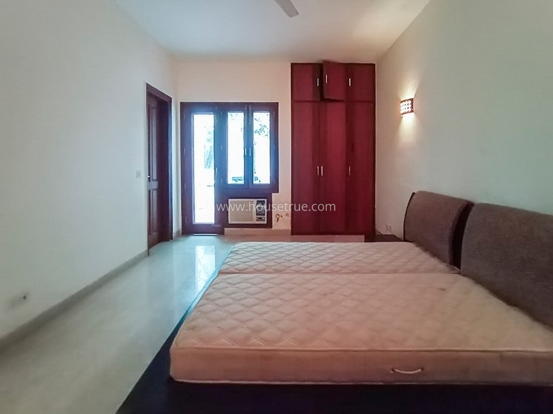 4 BHK Duplex For Rent in Vasant Vihar