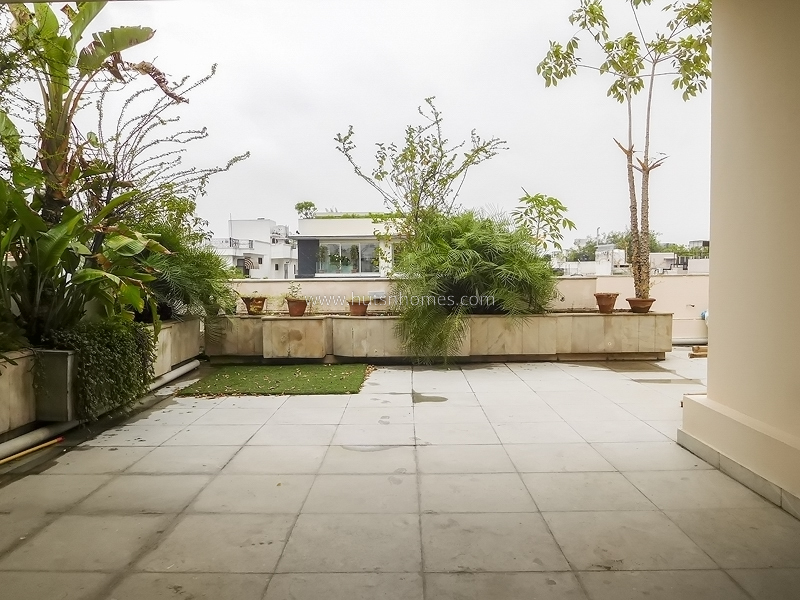 4 BHK Flat For Sale in Vasant Vihar