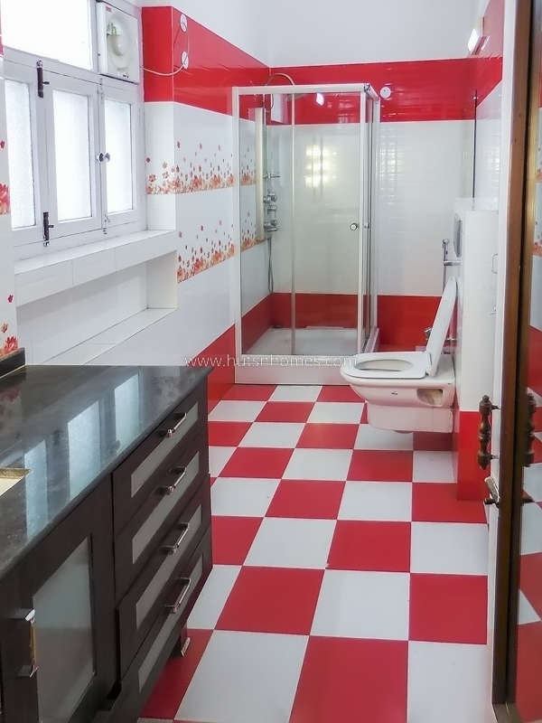 4 BHK House For Sale in Nizamuddin East