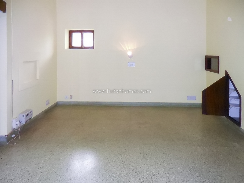 4 BHK House For Sale in Nizamuddin East