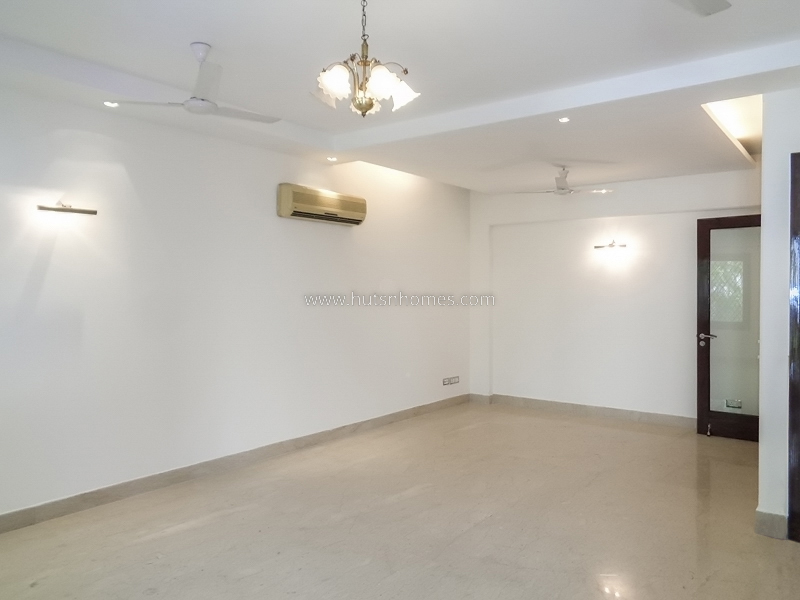 4 BHK Flat For Sale in Vasant Vihar