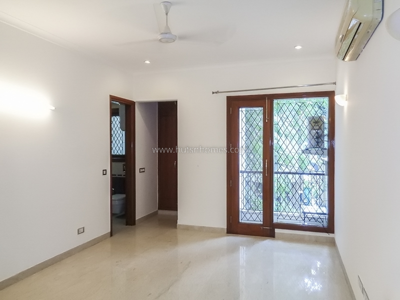 4 BHK Flat For Sale in Vasant Vihar