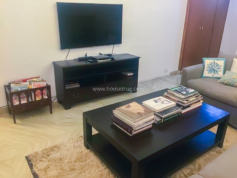 4 BHK Flat For Rent in Defence Colony