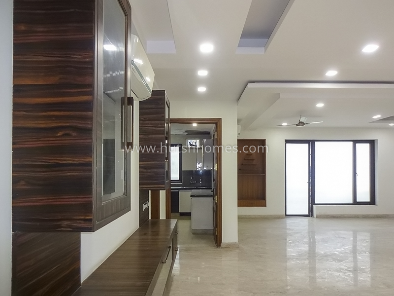 4 BHK Flat For Sale in South Extension 2