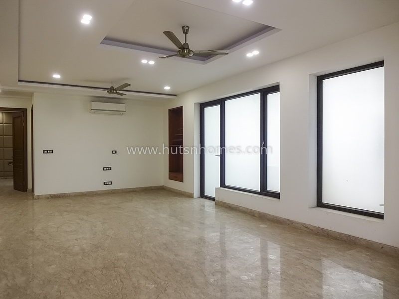 4 BHK Flat For Sale in South Extension 2