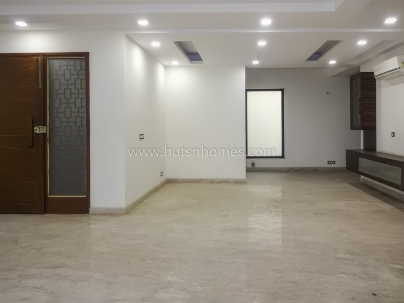 4 BHK Flat For Sale in South Extension 2