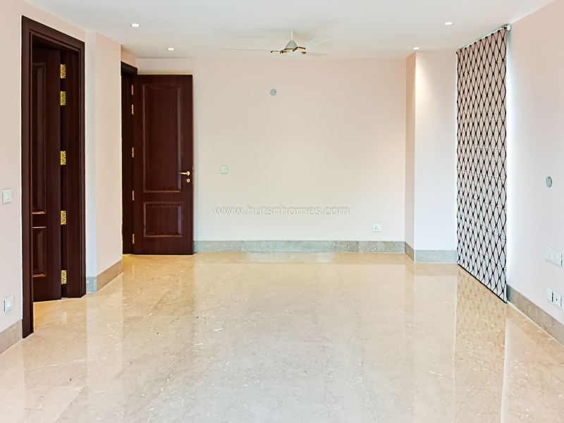 4 BHK Builder Floor For Rent in West End Colony