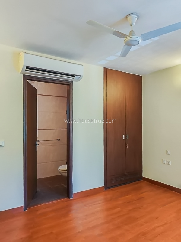 3 BHK Builder Floor For Sale in Defence Colony