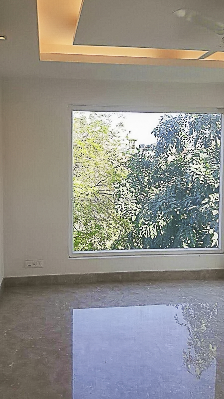 3 BHK Flat For Sale in Sarvapriya Vihar