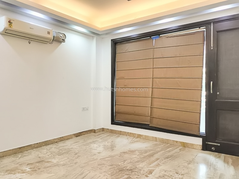 3 BHK Flat For Sale in Navjeevan Vihar