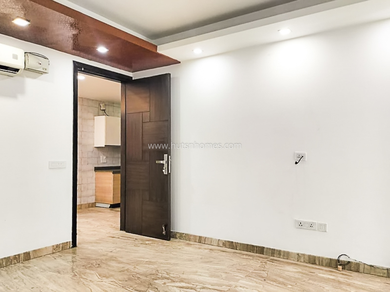 3 BHK Flat For Sale in Navjeevan Vihar