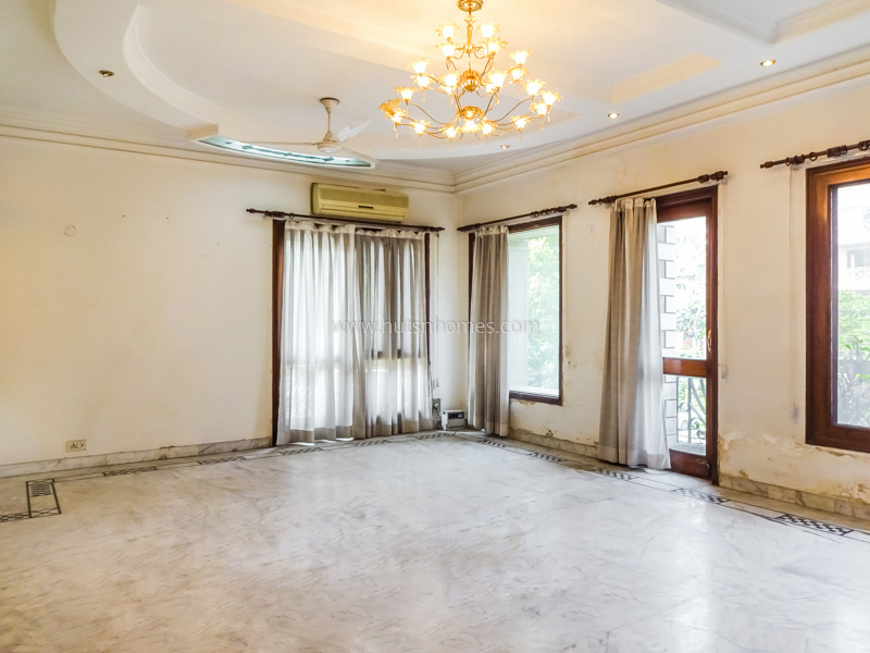 4 BHK Flat For Sale in Vasant Vihar