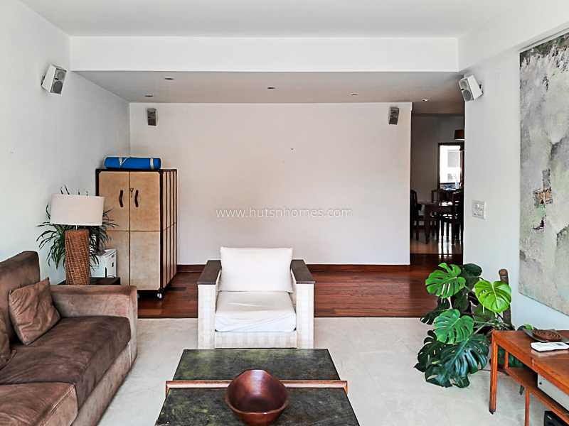 3 BHK Flat For Rent in Defence Colony