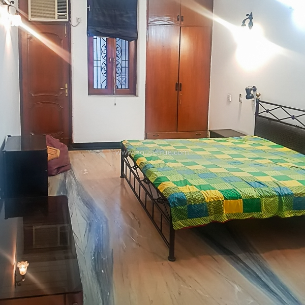 2 BHK Flat For Rent in Defence Colony