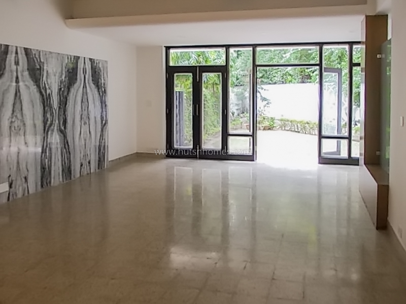 8 BHK House For Sale in Golf Links