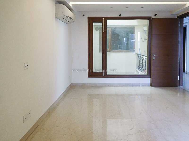 4 BHK Flat For Sale in Greater Kailash Part 1