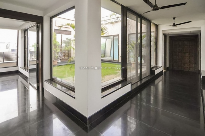 3 BHK Penthouse For Sale in Jangpura Extension