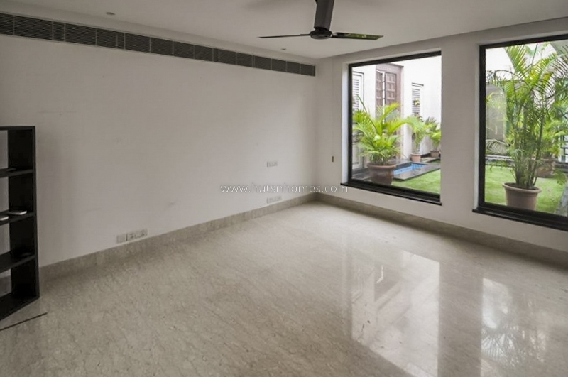 3 BHK Penthouse For Sale in Jangpura Extension