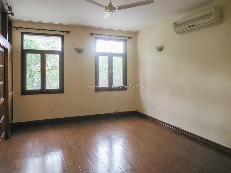 4 BHK Flat For Sale in Vasant Vihar