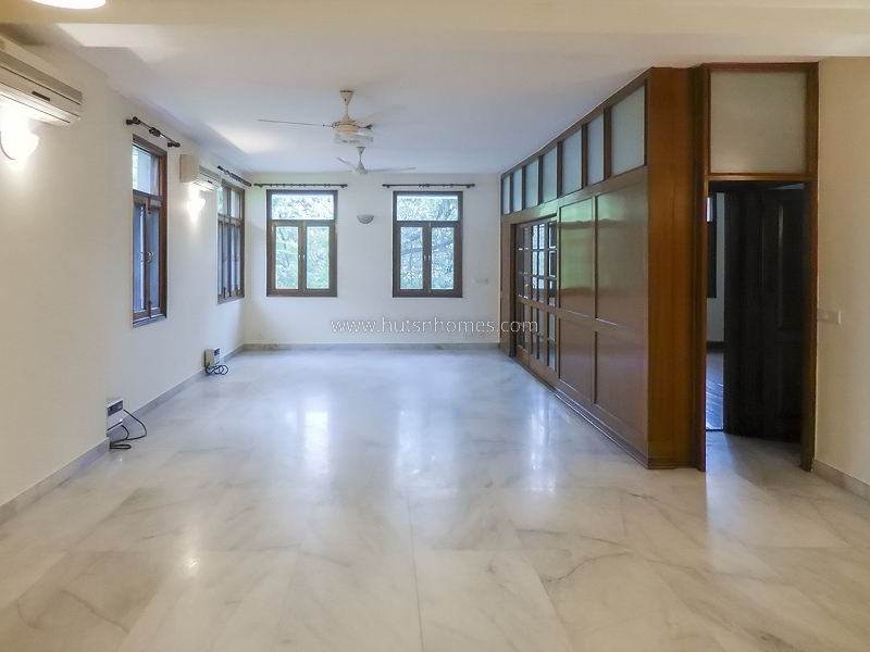 4 BHK Flat For Sale in Vasant Vihar