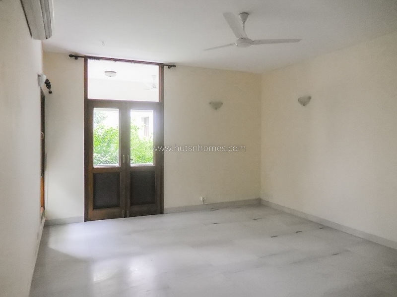 4 BHK Flat For Sale in Vasant Vihar