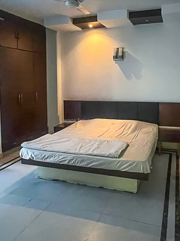 3 BHK Flat For Sale in Friends Colony West