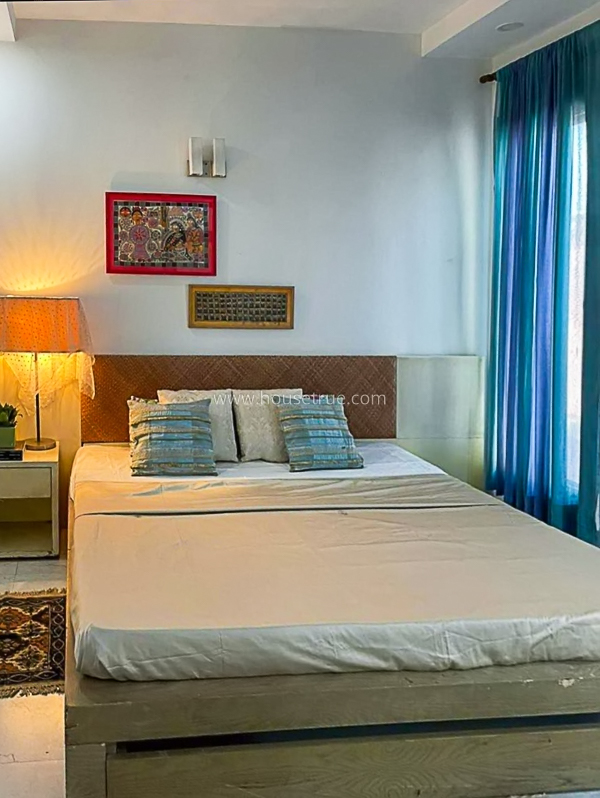 3 BHK Flat For Sale in Friends Colony West