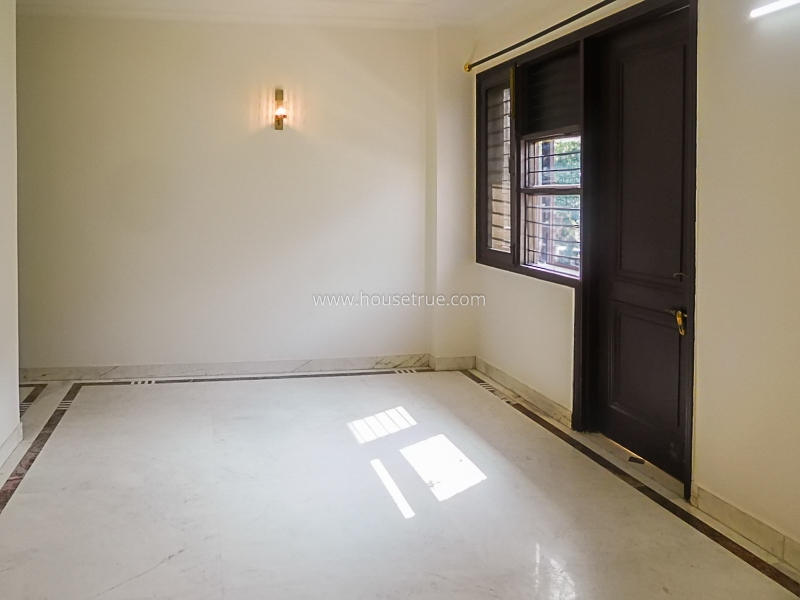 3 BHK Flat For Rent in Defence Colony