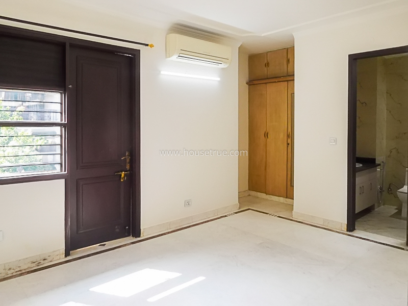 3 BHK Flat For Rent in Defence Colony