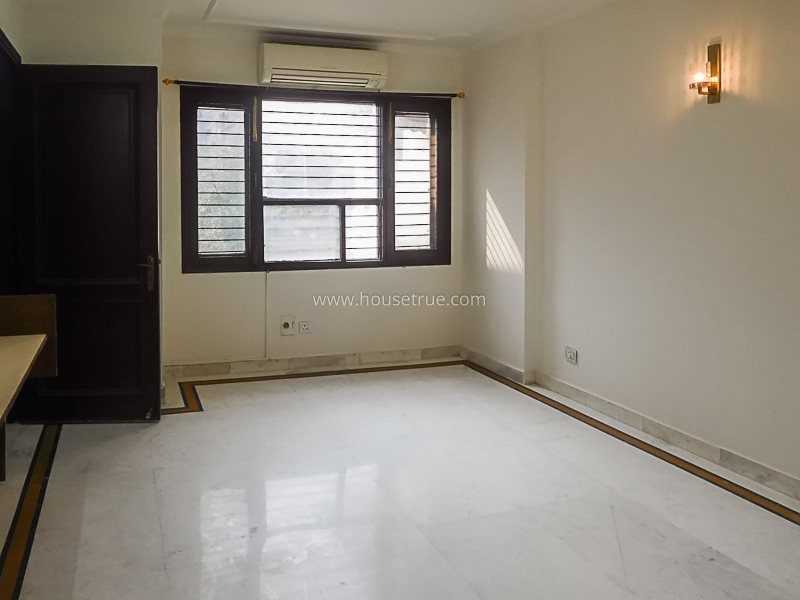 3 BHK Flat For Rent in Defence Colony