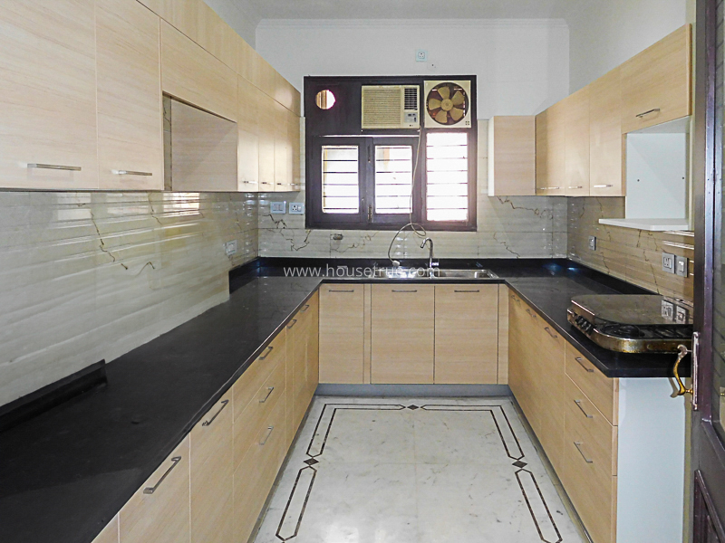 3 BHK Flat For Rent in Defence Colony