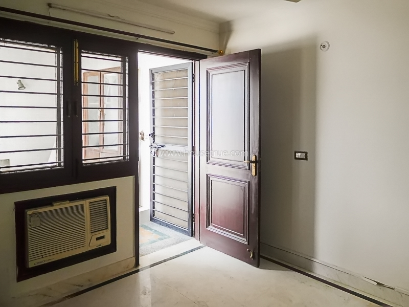 3 BHK Flat For Rent in Defence Colony