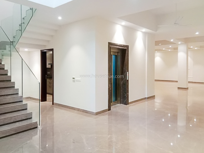 4 BHK Duplex For Rent in Shanti Niketan