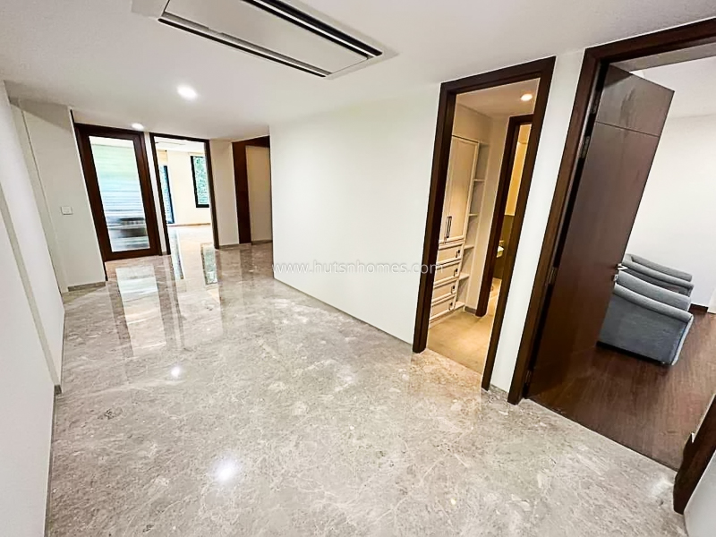 3 BHK Builder Floor For Rent in Defence Colony