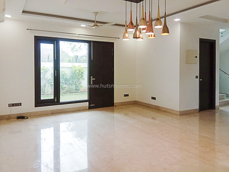 5 BHK Farm House For Rent in Vasant Kunj