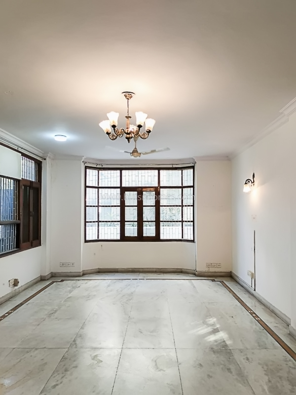 3 BHK Flat For Sale in Defence Colony