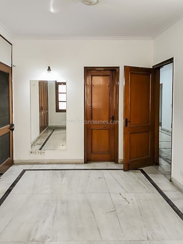 3 BHK Flat For Sale in Defence Colony