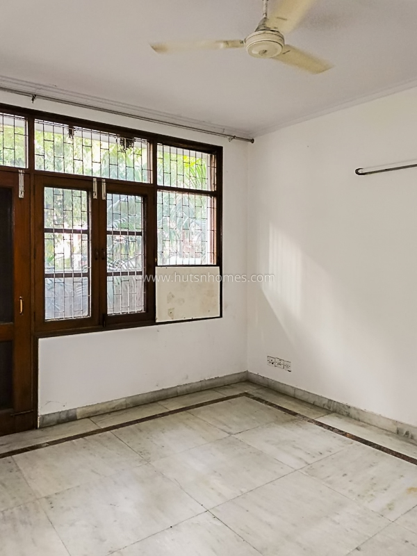 3 BHK Flat For Sale in Defence Colony