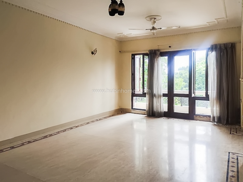 4 BHK Flat For Sale in Vasant Vihar