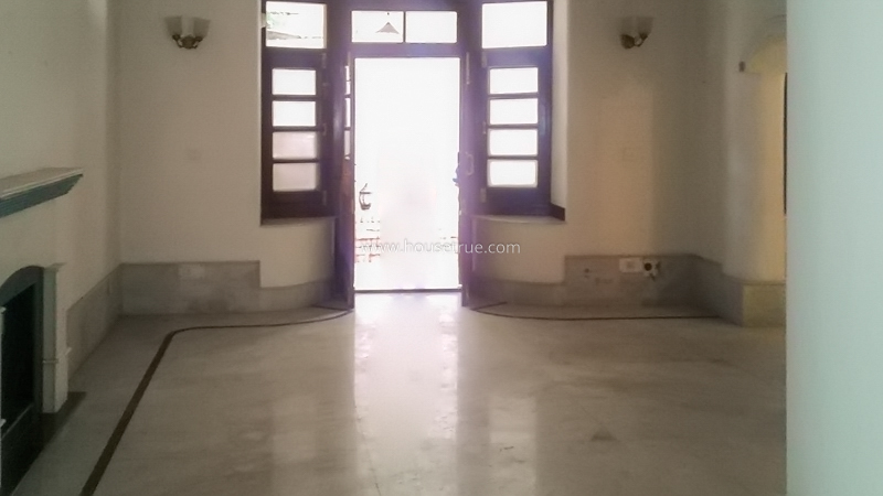 3 BHK House For Rent in Chanakyapuri