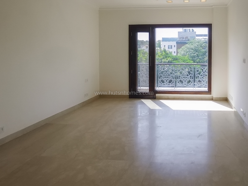 4 BHK Flat For Rent in Chanakyapuri