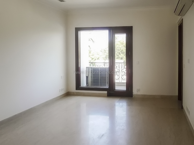 4 BHK Flat For Rent in Chanakyapuri