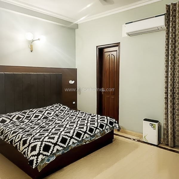 3 BHK Flat For Sale in Hauz Khas