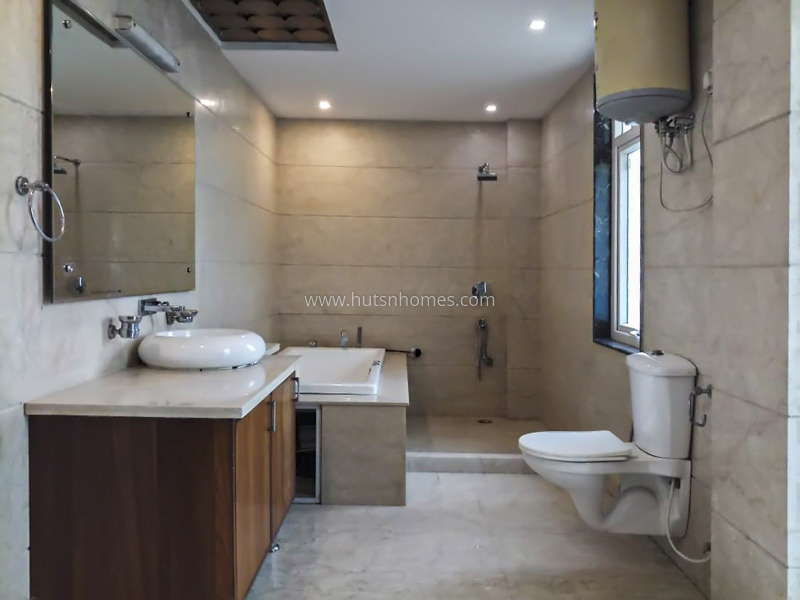 5 BHK Flat For Sale in Greater Kailash Part 1