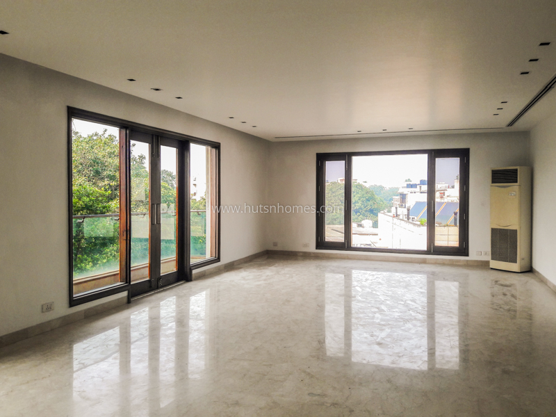 4 BHK Flat For Sale in Panchsheel Park