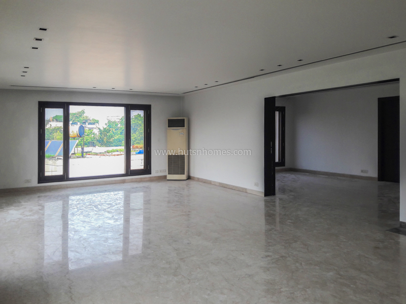 4 BHK Flat For Sale in Panchsheel Park